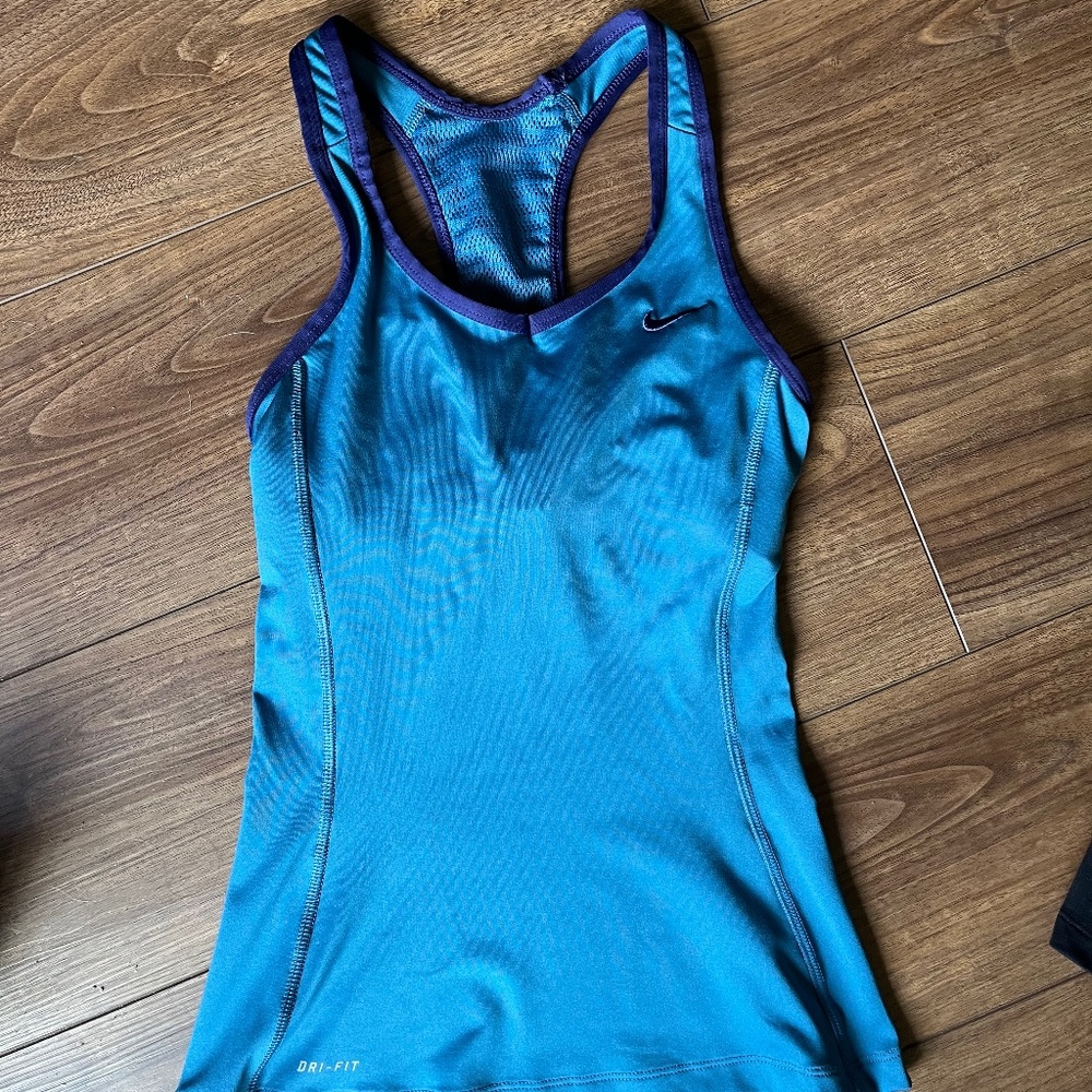 Ladies Nike XS Tank Top - Excellent Used Condition
